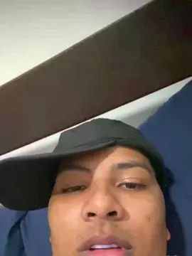 Gay sex chat with Kaikronald56 - camgaychat.com - Portugal