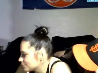 Gay sex chat with guccigator - camgaychat.com - Britain