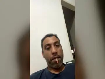 Gay sex chat with leozinhooo12 - camgaychat.com - Britain