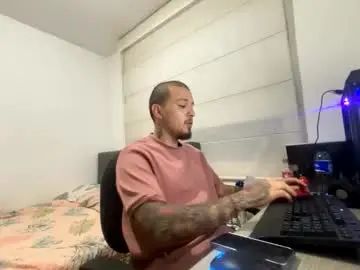 Gay sex chat with maximo_garcia17 - camgaychat.com - Spain