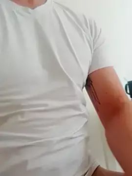 Gay sex chat with Lovely_1986 - camgaychat.com - Britain