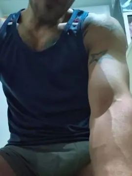 Gay sex chat with RebelcobraVE - camgaychat.com - Britain