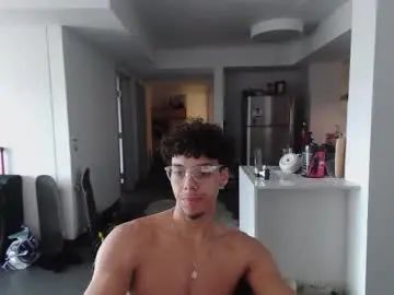 Gay sex chat with bigolbootylover1262 - camgaychat.com - Britain