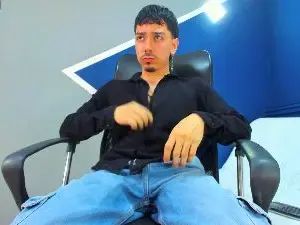 Gay sex chat with finn_jackson - camgaychat.com - Britain