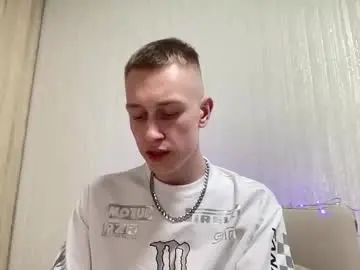 Gay sex chat with travis_gracile - camgaychat.com - Britain