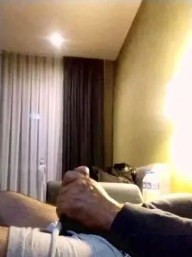 Gay sex chat with cinghio77_hot - camgaychat.com - Italy