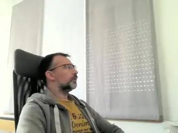 Gay sex chat with exhibit77 - camgaychat.com - Britain