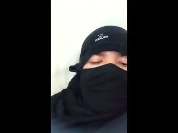 Gay sex chat with theguardianfox - camgaychat.com - Britain