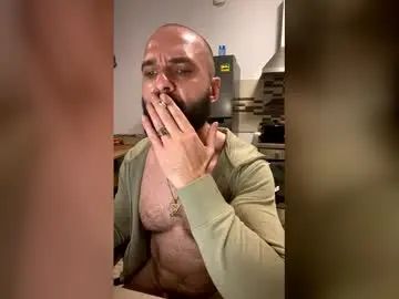 Gay sex chat with damonsalvatore222 - camgaychat.com - Britain