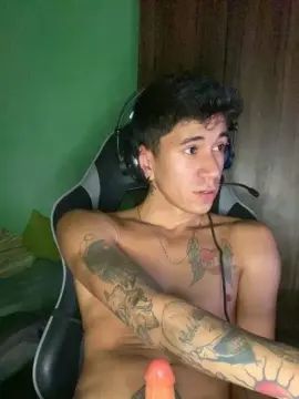 Gay sex chat with RobRj_ - camgaychat.com - Portugal