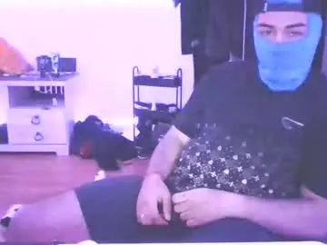 Gay sex chat with ezzteban935 - camgaychat.com - Britain