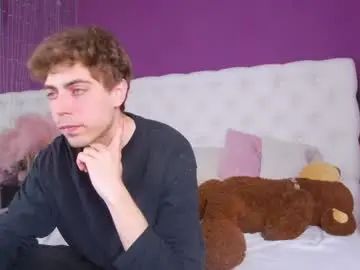 Gay sex chat with milkhunter_ - camgaychat.com - Britain