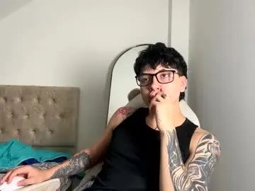 Gay sex chat with sexydeath777 - camgaychat.com - Britain