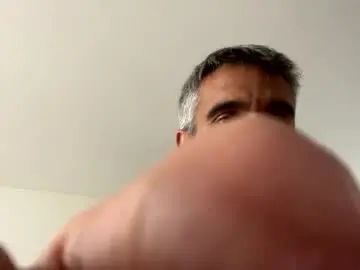 Gay sex chat with peanuts111111 - camgaychat.com - Britain