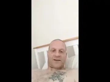 Gay sex chat with mabigballs12345 - camgaychat.com - Britain
