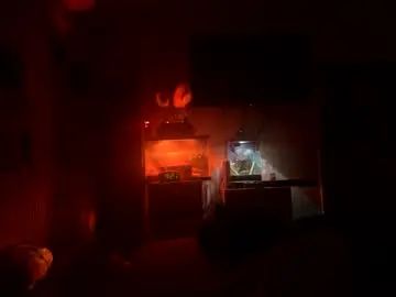 Gay sex chat with fuckmyassnowww21 - camgaychat.com - Britain