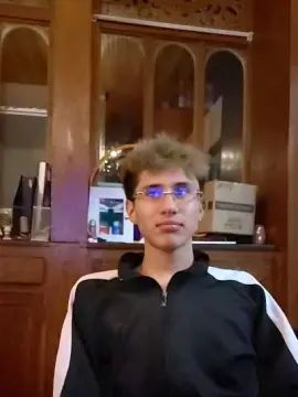 Gay sex chat with Adam_foxs - camgaychat.com - Britain