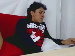 Gay sex chat with Taylorr_junior_ - camgaychat.com - Spain