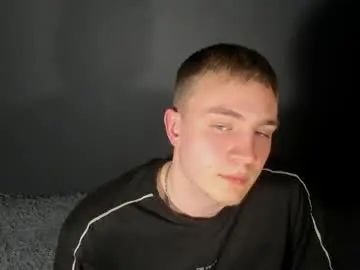 Gay sex chat with aevrion - camgaychat.com - Britain