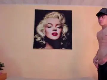 Gay sex chat with horny_guys18 - camgaychat.com - Britain