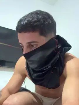 Gay sex chat with Solo_22 - camgaychat.com - Spain