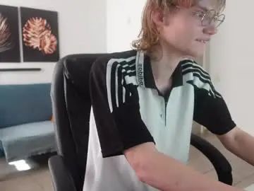 Gay sex chat with dave_redmond - camgaychat.com - Britain