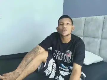 Gay sex chat with darwinwavex - camgaychat.com - Britain