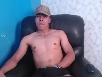 Gay sex chat with enzo_valentinou - camgaychat.com - Spain