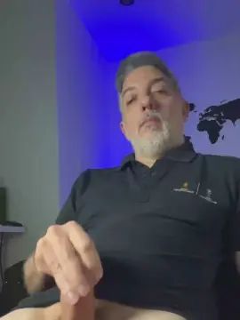 Gay sex chat with Sexiguycumming - camgaychat.com - Britain