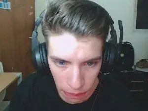 Gay sex chat with lautyvzq - camgaychat.com - Spain