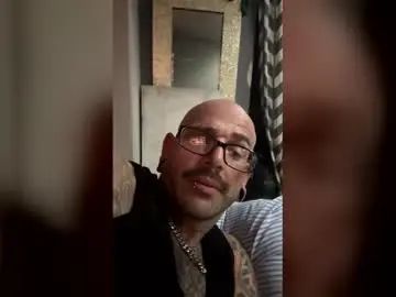 Gay sex chat with jnoseh23 - camgaychat.com - Britain