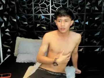 Gay sex chat with robert_massivexxx - camgaychat.com - Britain