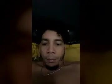 Gay sex chat with talamusic1 - camgaychat.com - Britain