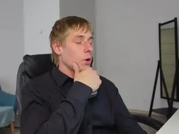 Gay sex chat with richard_hards - camgaychat.com - Britain