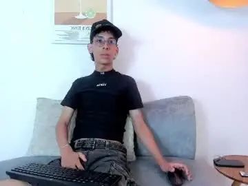 Gay sex chat with dax_blaze - camgaychat.com - Britain