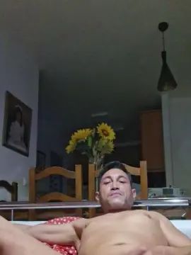 Gay sex chat with Moises19833 - camgaychat.com - Spain