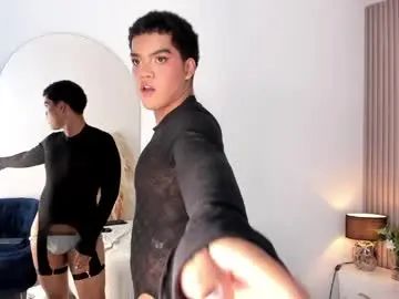 Gay sex chat with sweet_darius - camgaychat.com - Britain