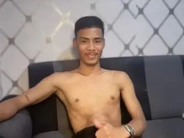 Gay sex chat with itzme_urboy - camgaychat.com - Britain