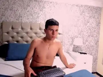 Gay sex chat with tommydaviis - camgaychat.com