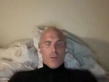 Gay sex chat with james889392 - camgaychat.com - Britain