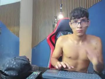 Gay sex chat with ethancarteer - camgaychat.com - Britain