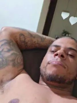 Gay sex chat with VIniPika69 - camgaychat.com - Portugal