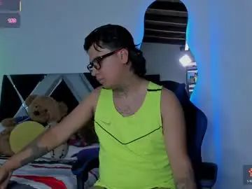 Gay sex chat with winniepooh_69 - camgaychat.com - Britain