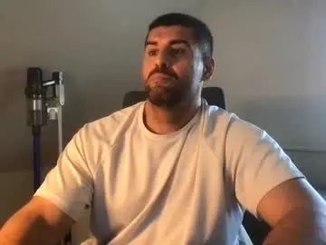 Gay sex chat with jonbigger237145 - camgaychat.com - Britain