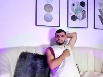 Gay sex chat with emmanuelvoss - camgaychat.com - Britain