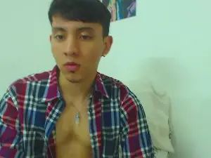 Gay sex chat with boy_sexy_latino - camgaychat.com - Spain