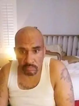 Gay sex chat with Perfectsizeguy - camgaychat.com - Britain