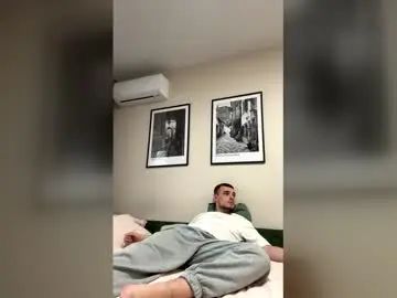 Gay sex chat with henry_bronson - camgaychat.com - Britain