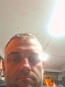 Gay sex chat with Sirlickalot9 - camgaychat.com - Britain