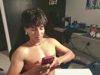 Gay sex chat with DIEGOZYKO - camgaychat.com - Britain